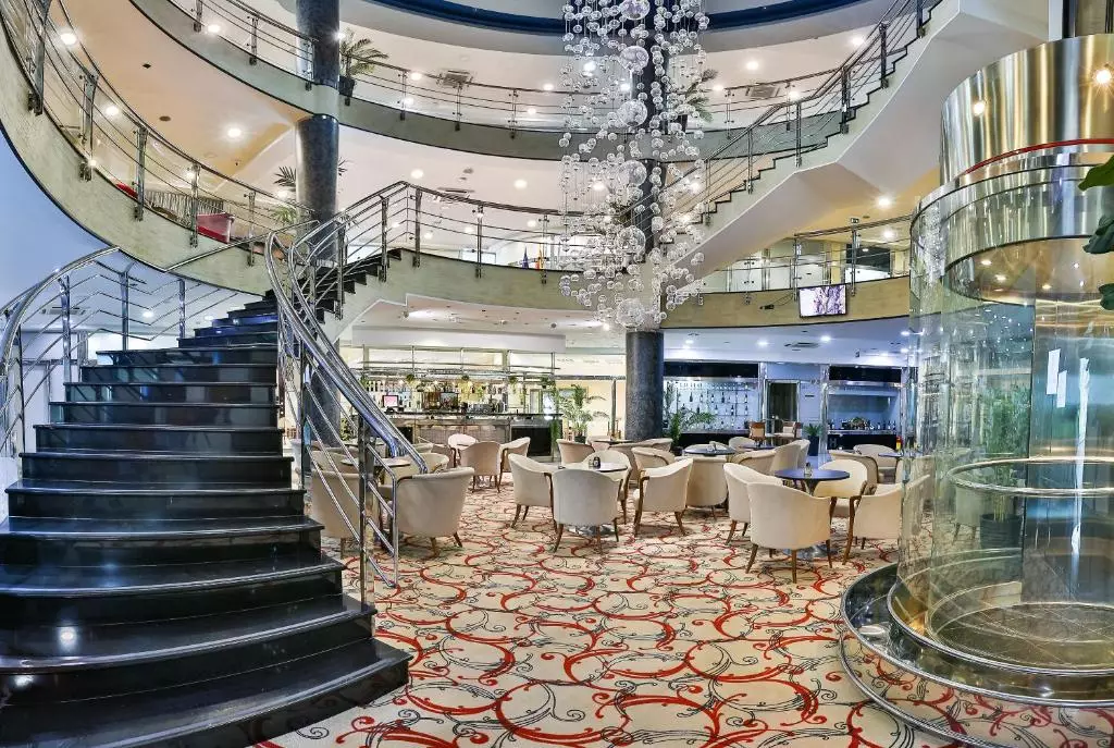 لابی هتل کینگز پارک دبی